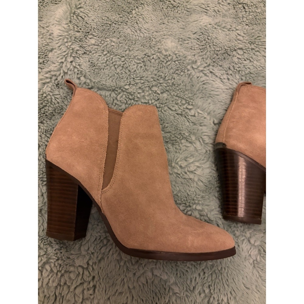 Michael Kors Women's 6M Tan Suede Ankle Boots - Picture 4 of 13